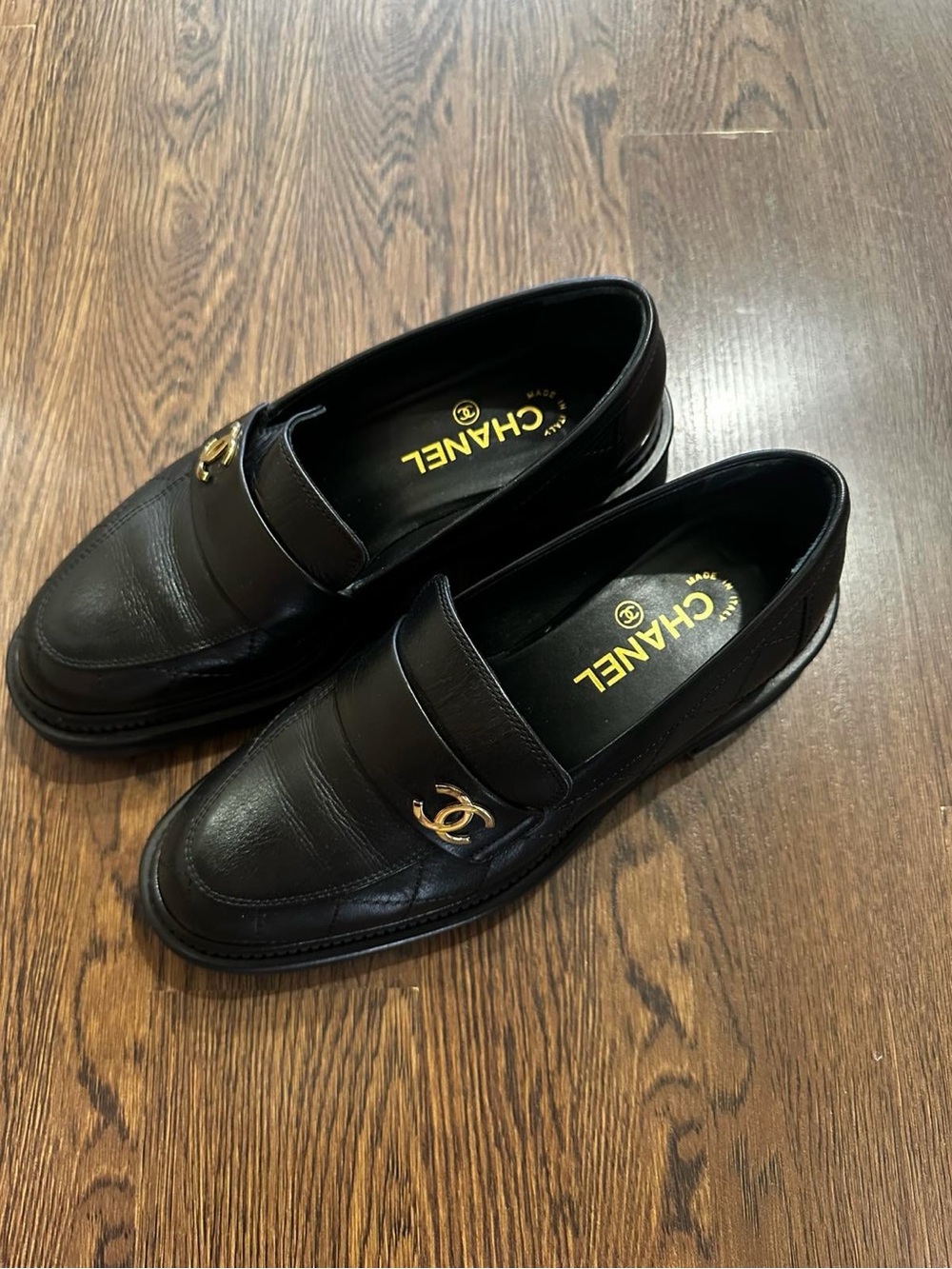CHANEL 23A Black Quilted Calfskin Leather Loafers with Gold CC - Picture 6 of 11